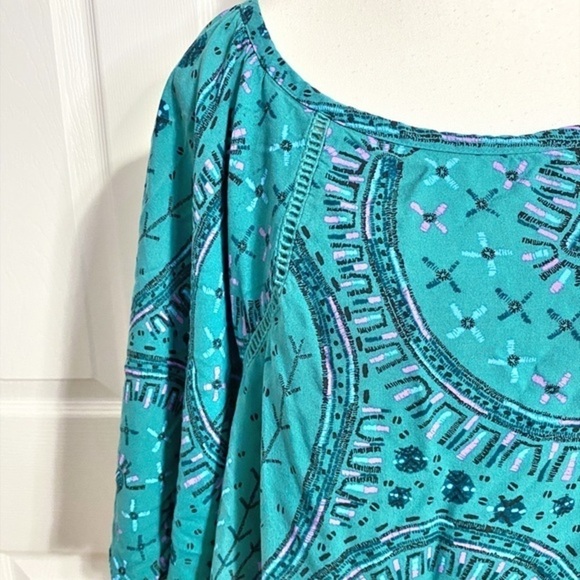 Ava‎ Viv Green & Pink Geometric Rayon Short Sleeve Boatneck Blouse - Picture 3 of 10